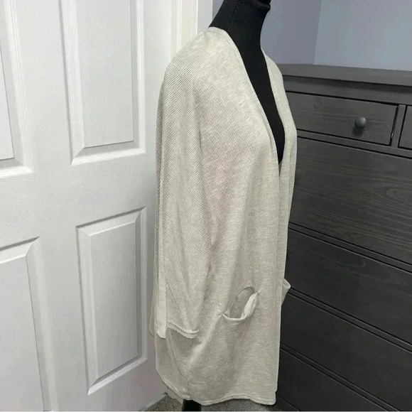 Donni Cardigan - Picture 2 of 5